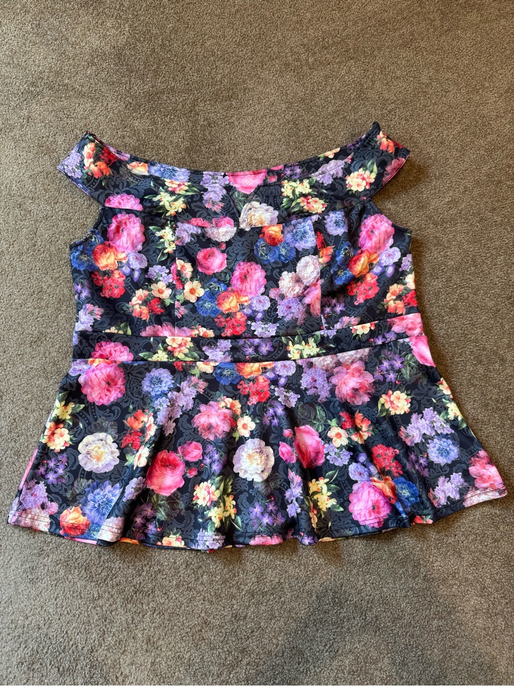 City Chic Womens plus size 22 XL Top ALTERED SLEEVES - LESS OFF THE SHOULDER